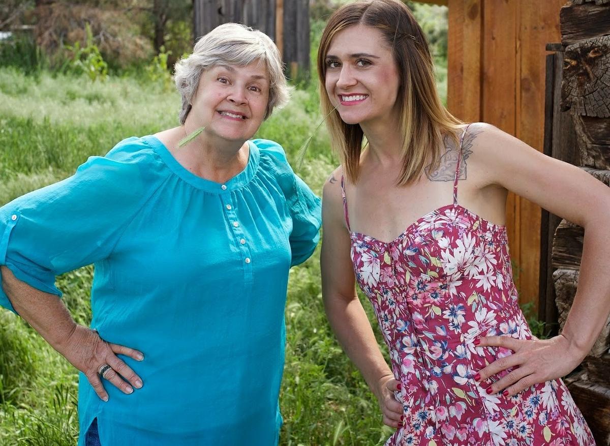 Image d'une mère et de sa fille pour la section bien vieillir